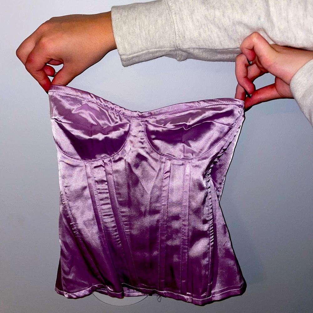 Pretty Little Thing Corset In Purple. (I have this one in a size 4 & 6)